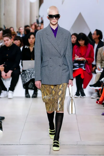 Look 14